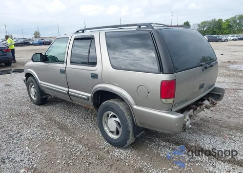 2001 Chevrolet Blazer Lt из США, поврежденный, VIN 1GNDT13W412227056